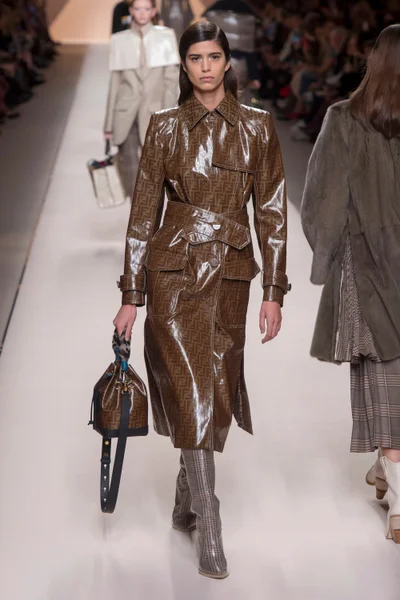 Look 4